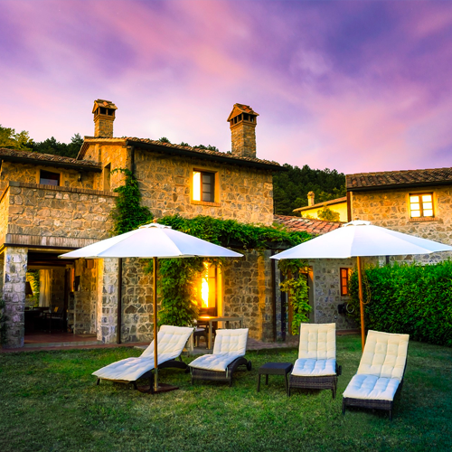 FARMHOUSES IN TUSCANY